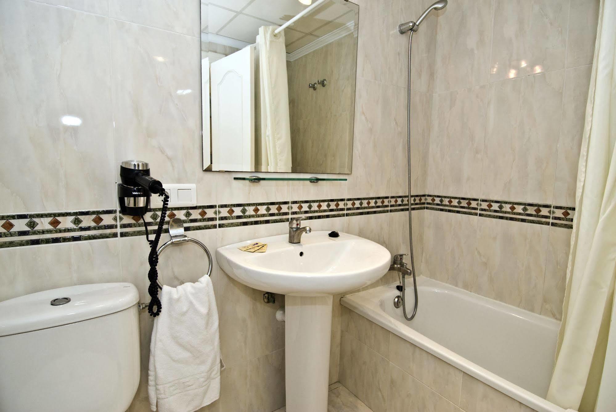 Apartamentos Hc Burriana Playa Nerja Exterior photo