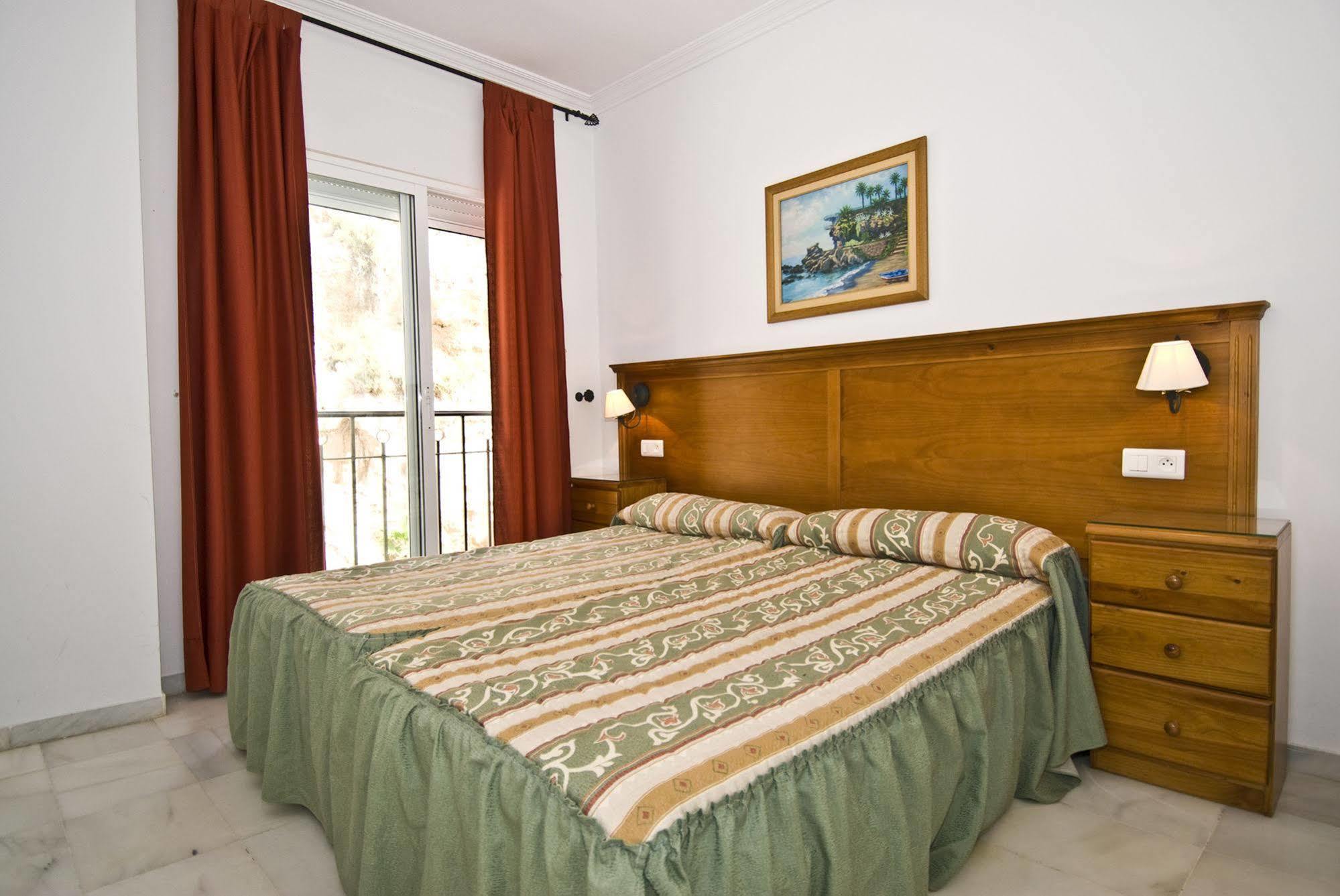 Apartamentos Hc Burriana Playa Nerja Exterior photo