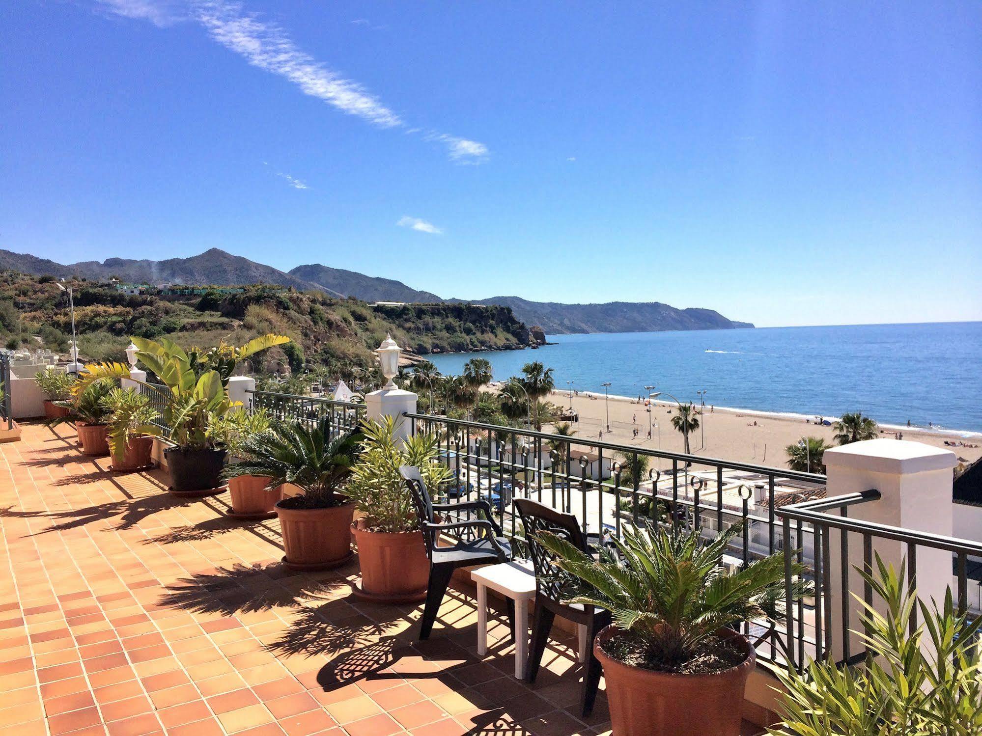 Apartamentos Hc Burriana Playa Nerja Exterior photo