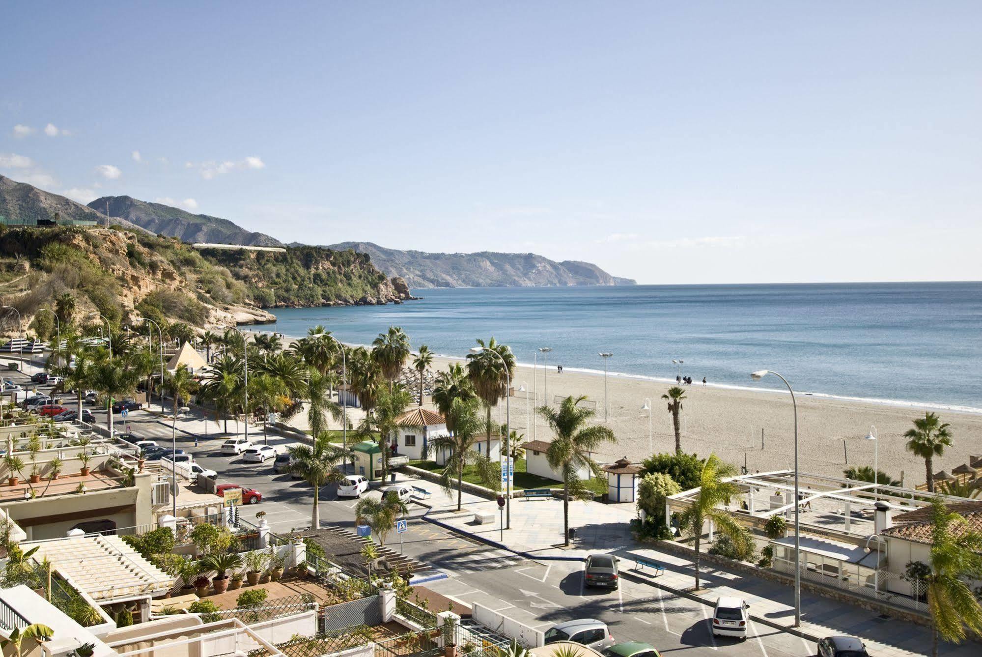 Apartamentos Hc Burriana Playa Nerja Exterior photo