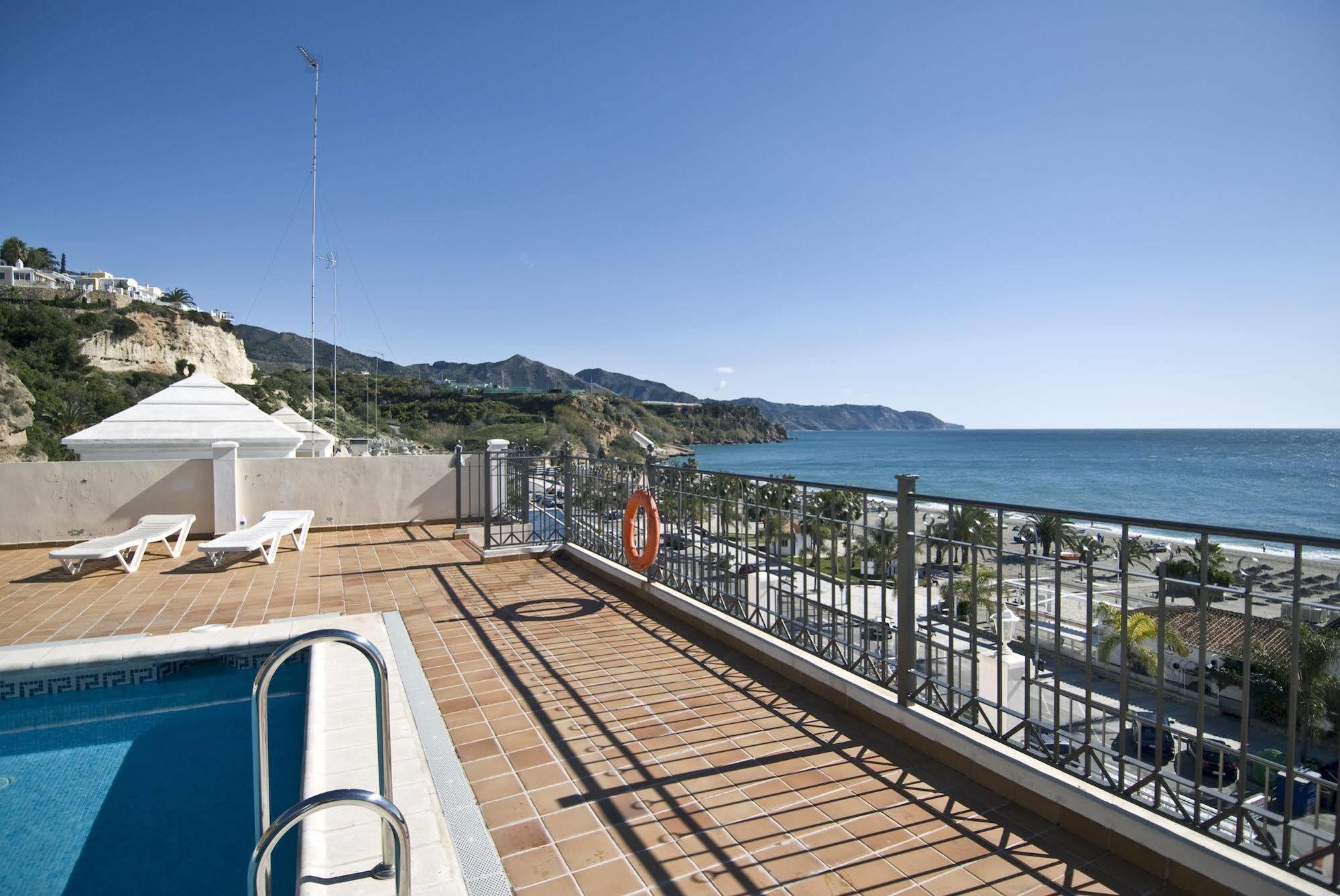 Apartamentos Hc Burriana Playa Nerja Exterior photo