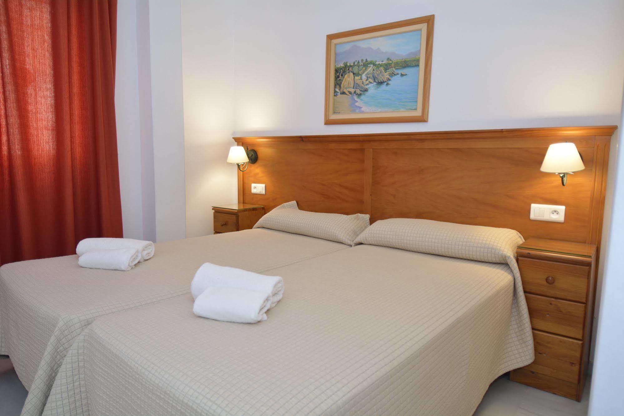 Apartamentos Hc Burriana Playa Nerja Exterior photo