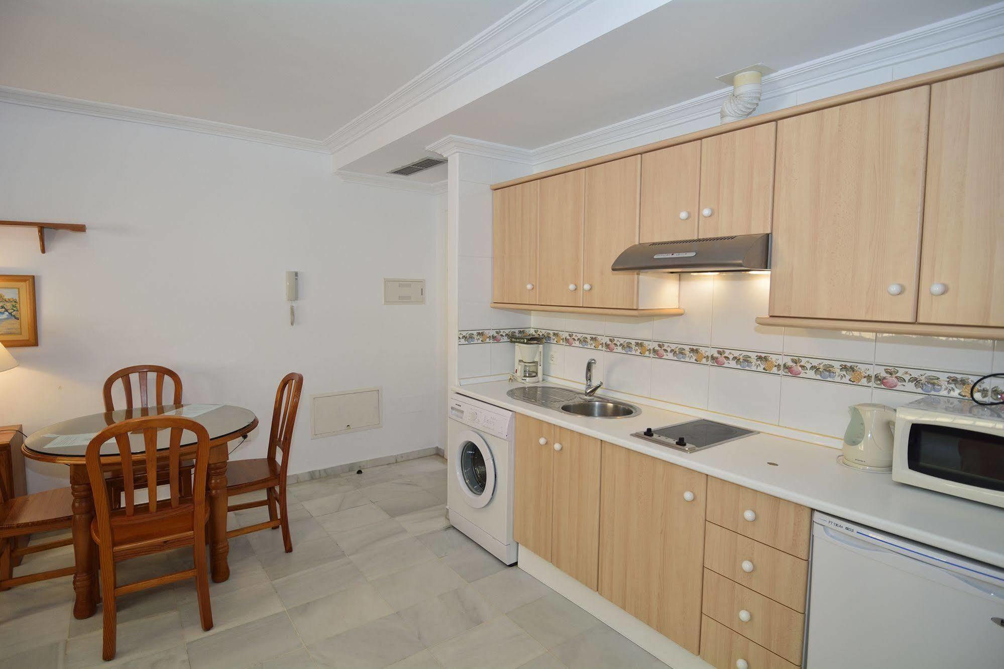 Apartamentos Hc Burriana Playa Nerja Exterior photo